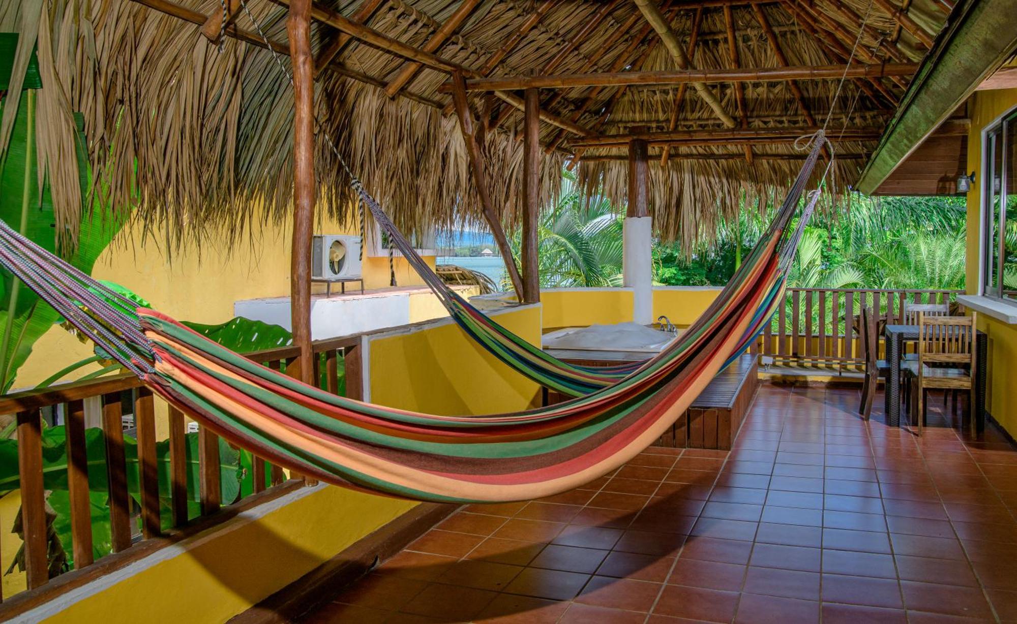 Banana Palms Hotel Rio Dulce Ngoại thất bức ảnh