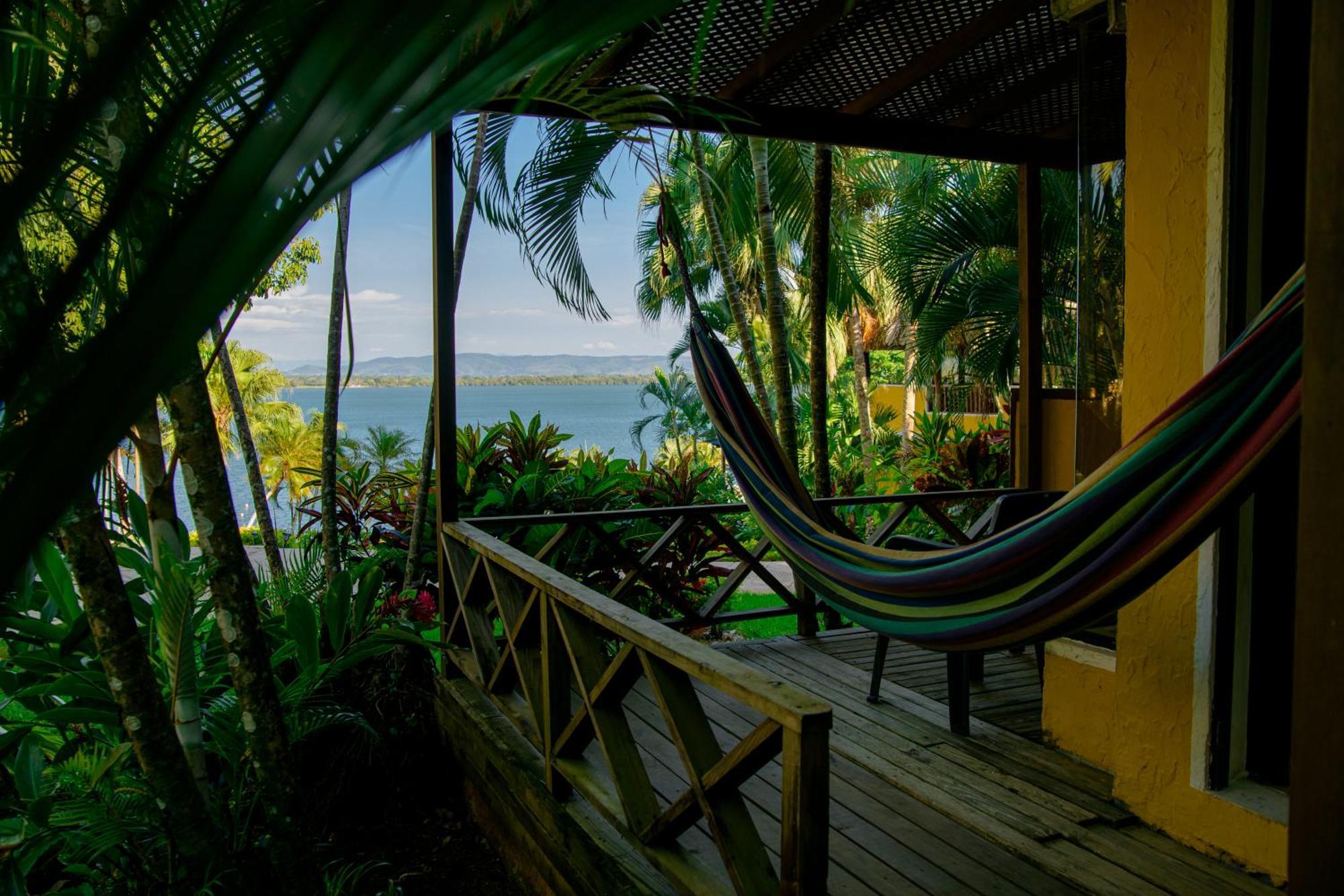 Banana Palms Hotel Rio Dulce Ngoại thất bức ảnh