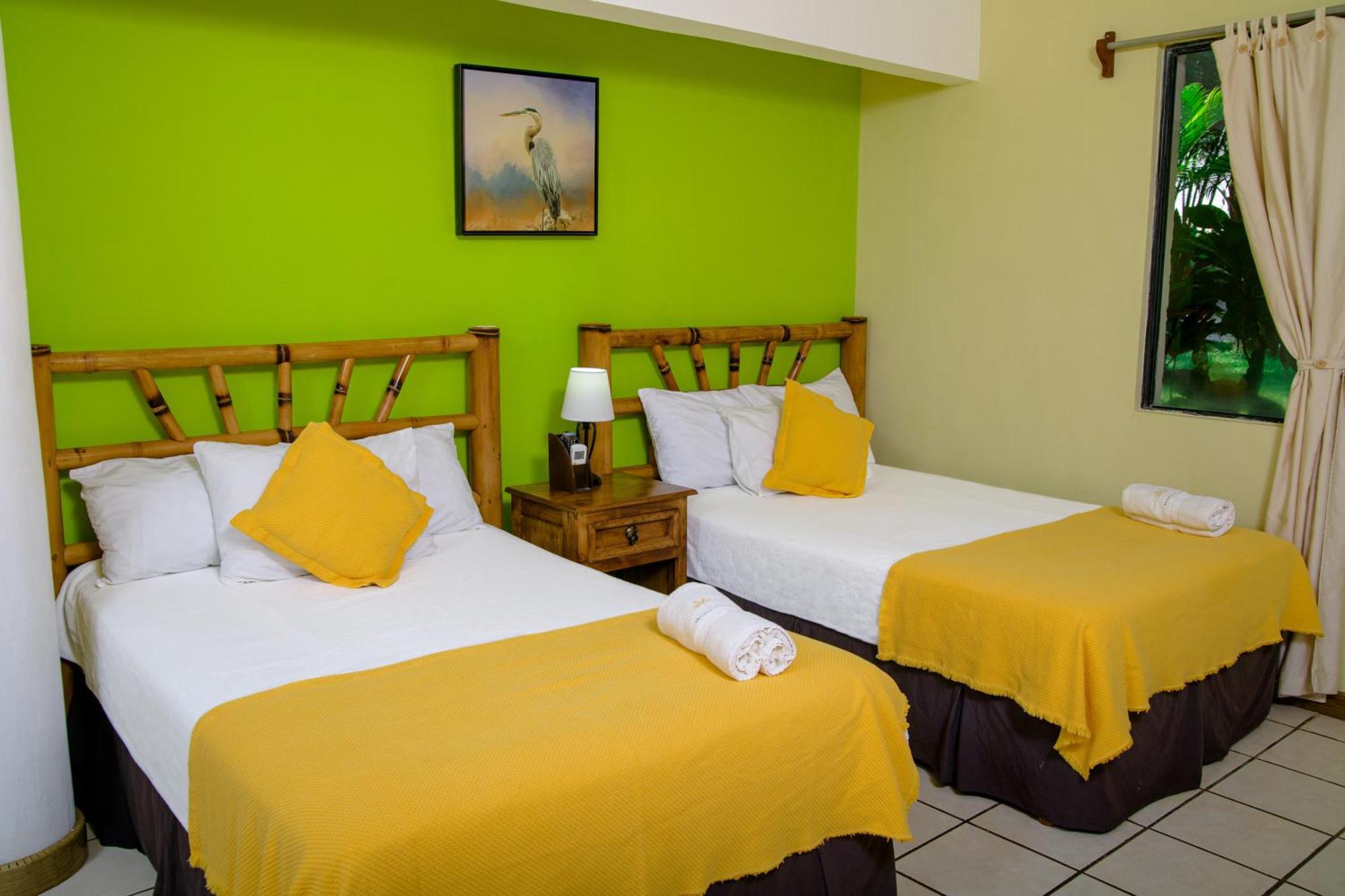 Banana Palms Hotel Rio Dulce Ngoại thất bức ảnh