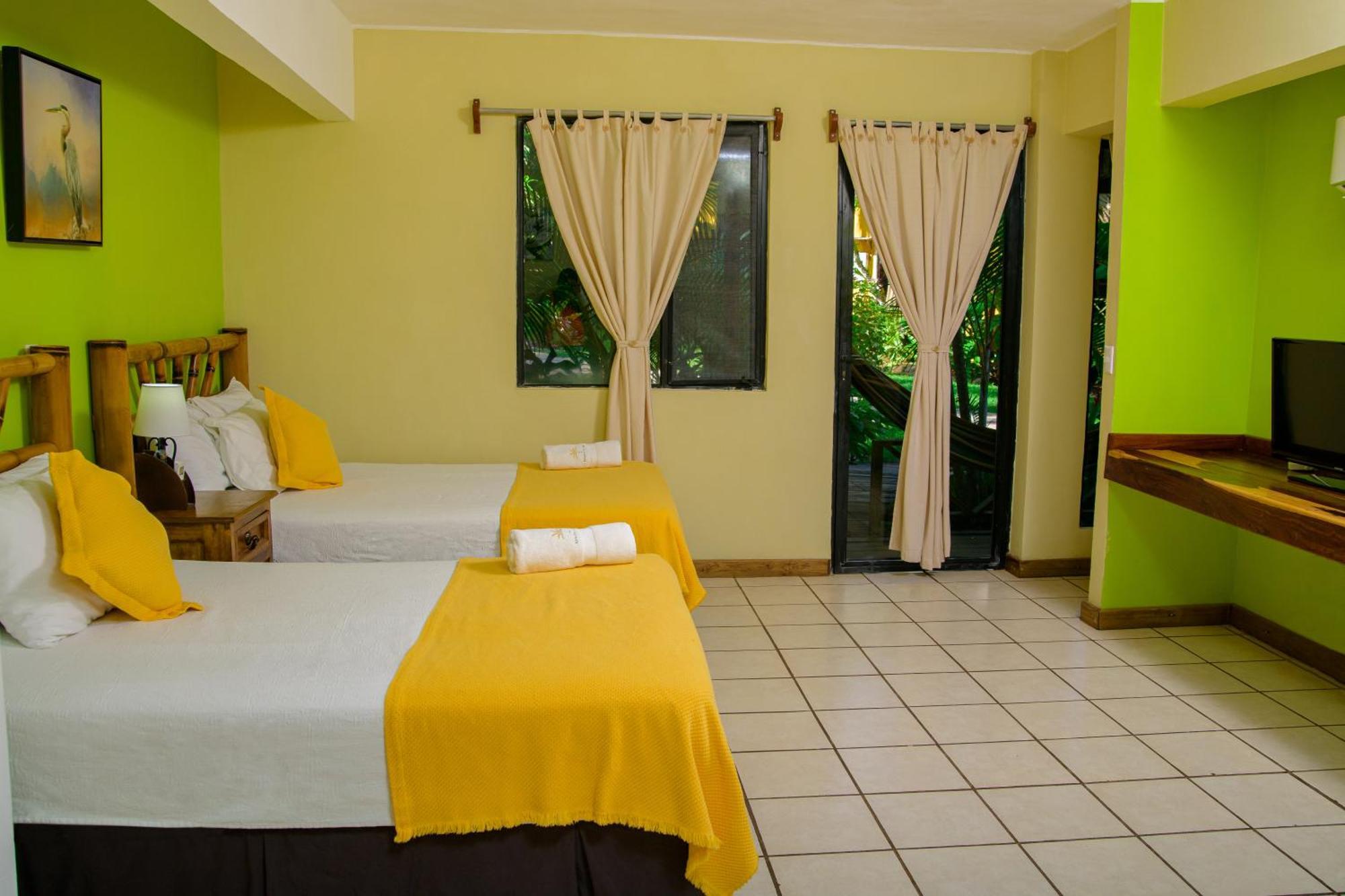 Banana Palms Hotel Rio Dulce Ngoại thất bức ảnh