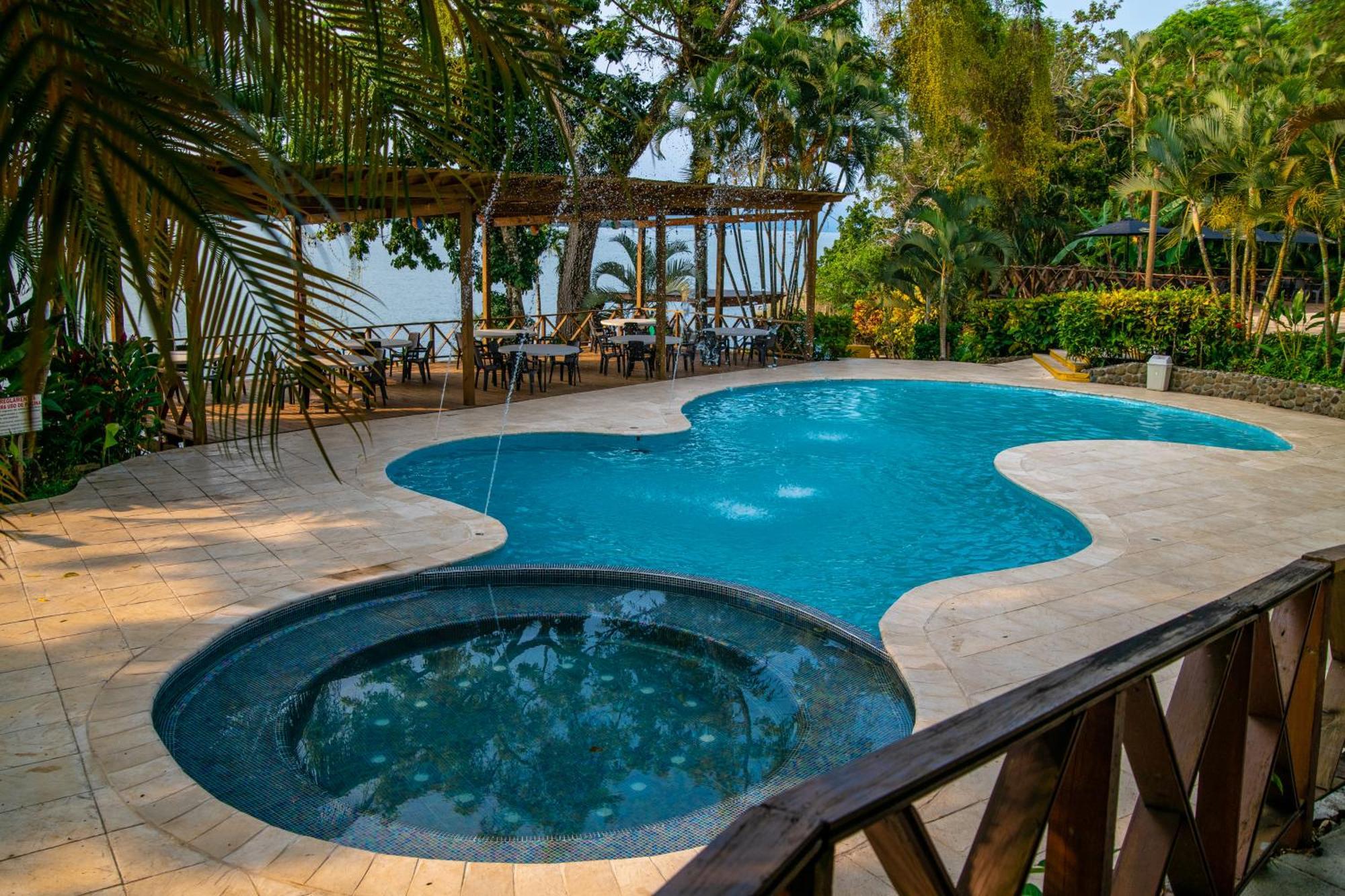 Banana Palms Hotel Rio Dulce Ngoại thất bức ảnh
