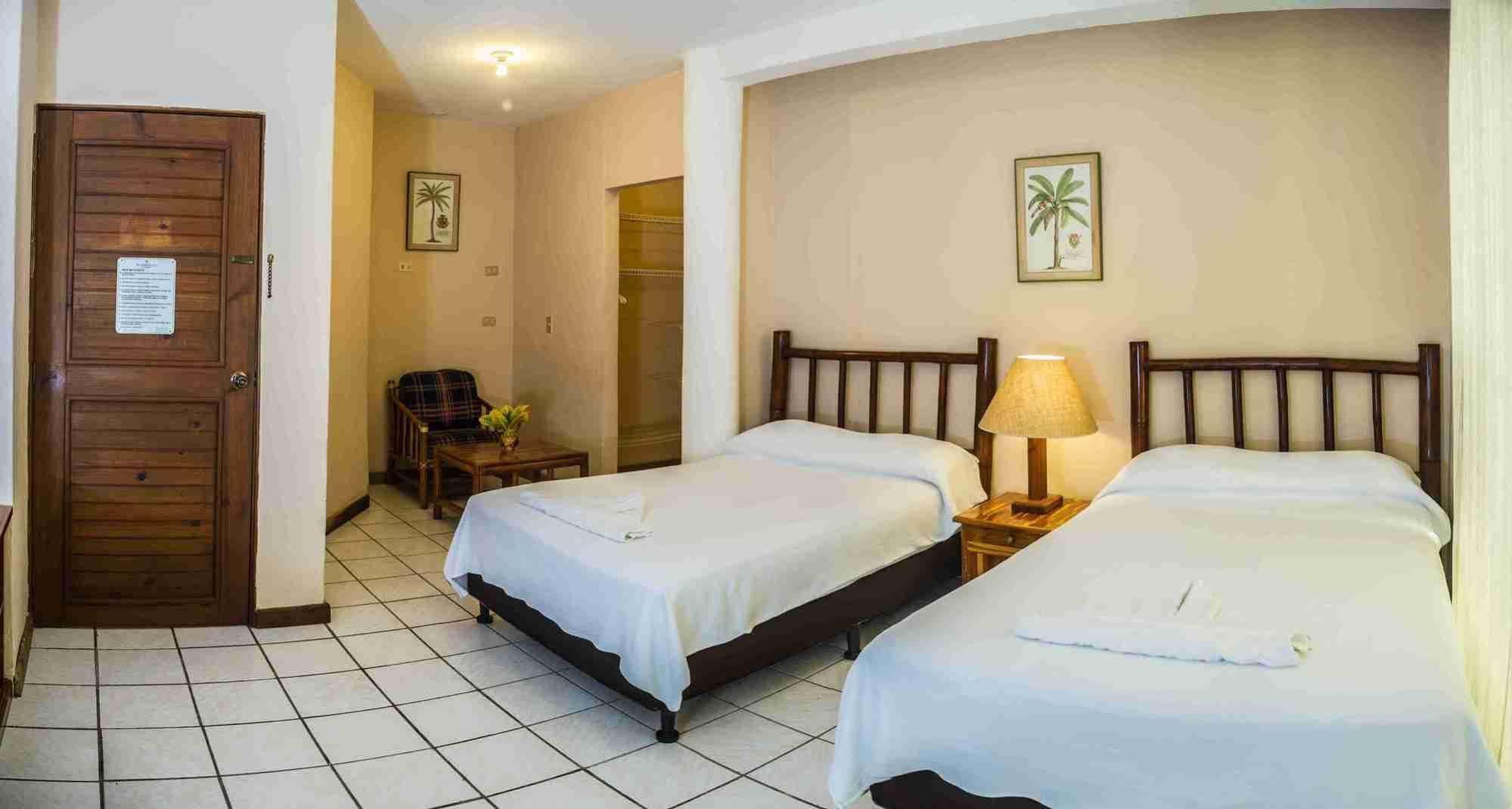 Banana Palms Hotel Rio Dulce Ngoại thất bức ảnh
