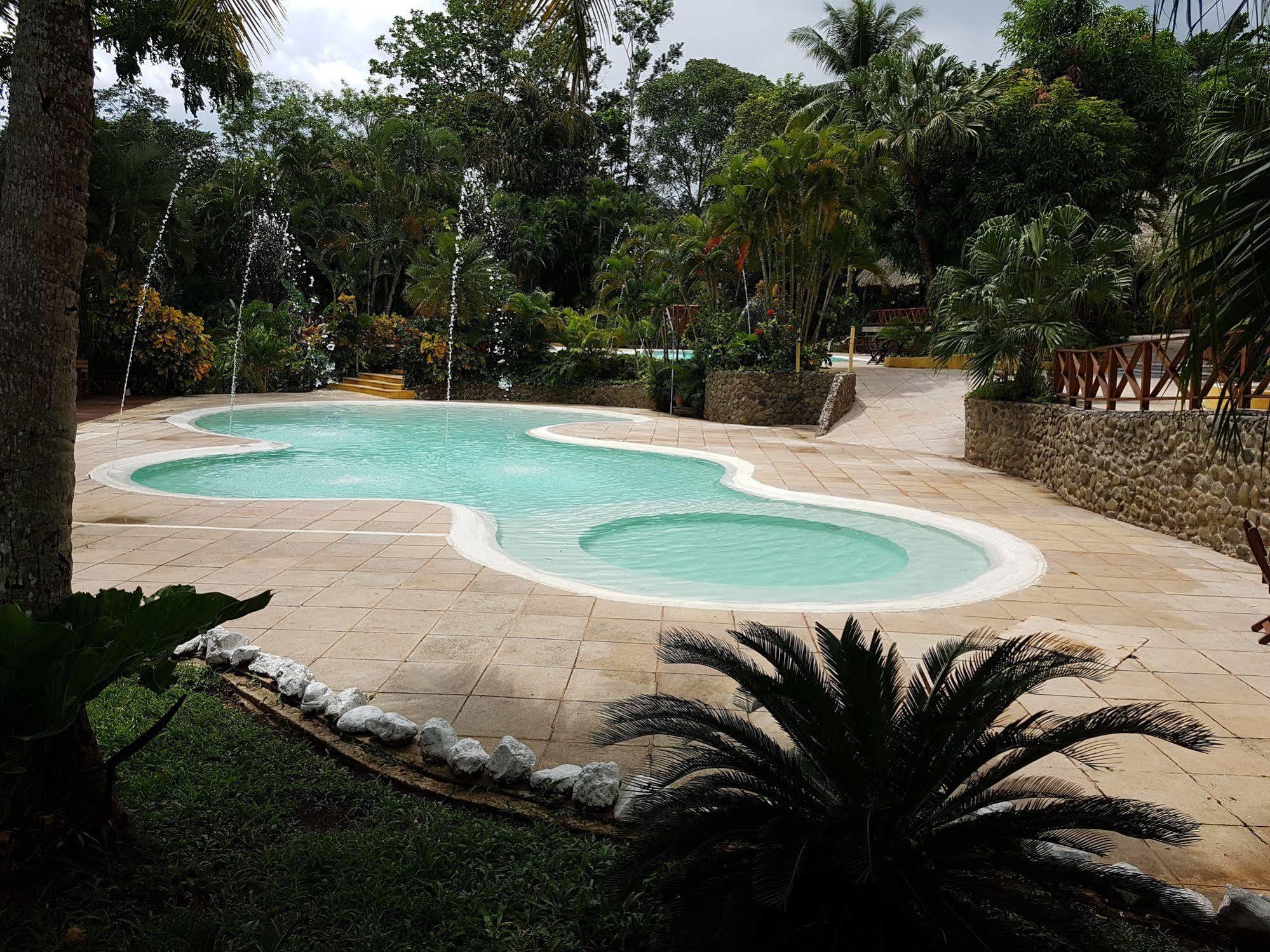 Banana Palms Hotel Rio Dulce Ngoại thất bức ảnh
