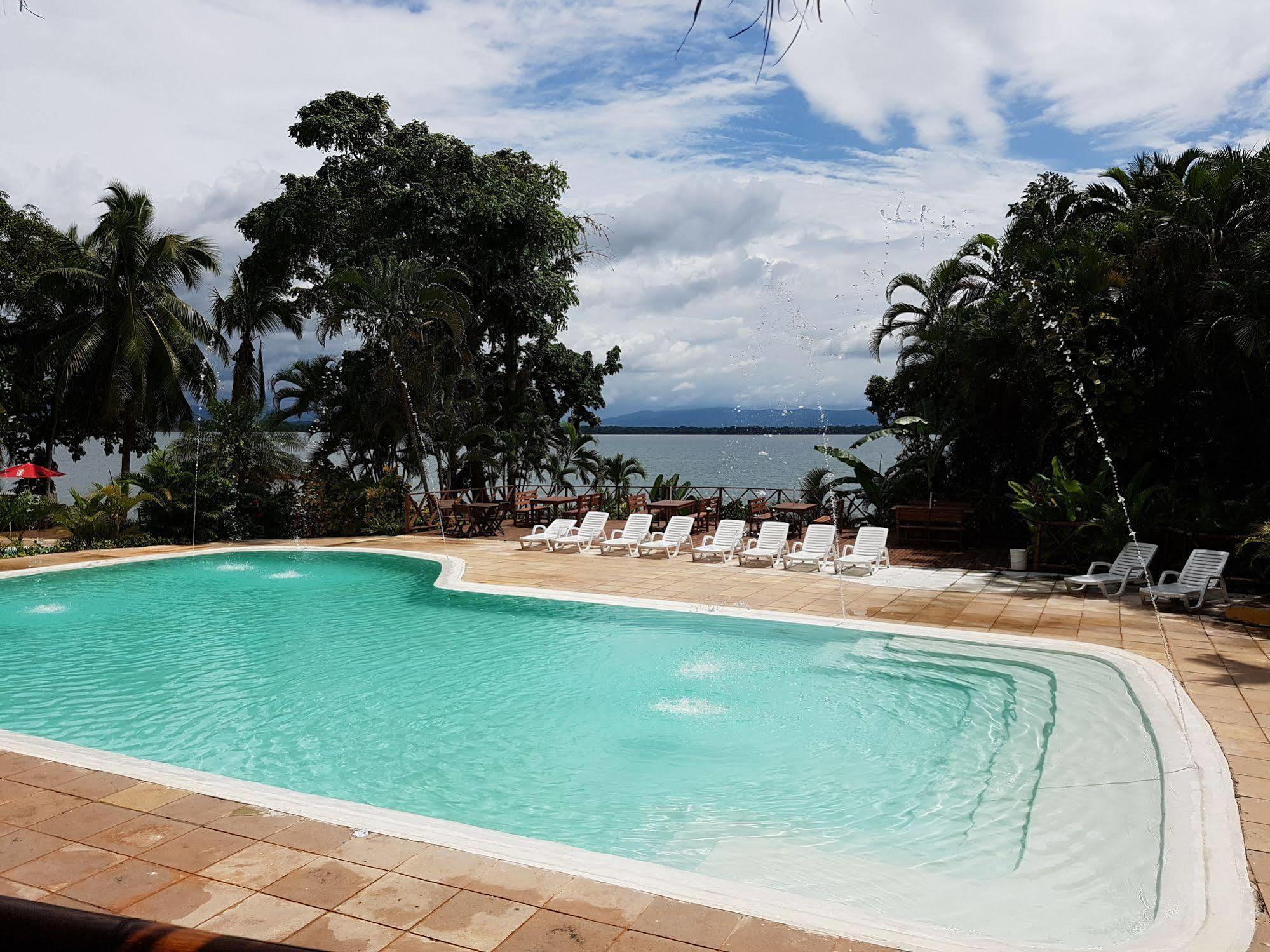 Banana Palms Hotel Rio Dulce Ngoại thất bức ảnh